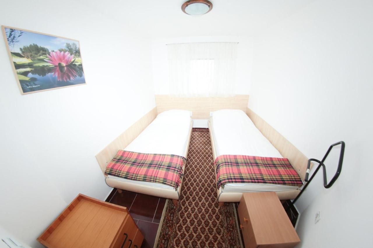 Chalets & Rooms Carda Sebesfok Bezdan 외부 사진