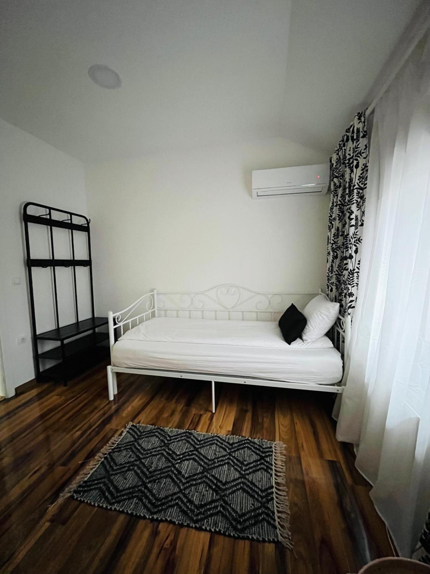 Chalets & Rooms Carda Sebesfok Bezdan 외부 사진