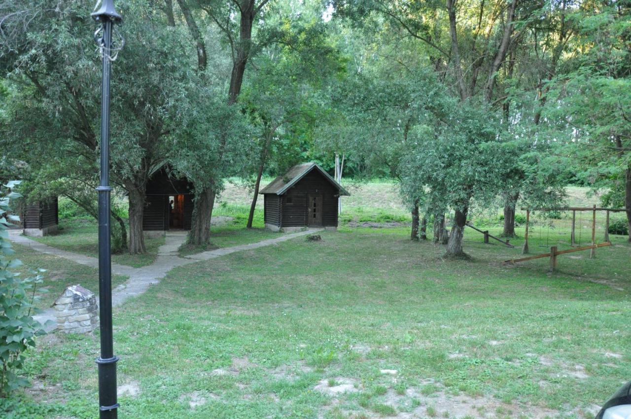 Chalets & Rooms Carda Sebesfok Bezdan 외부 사진